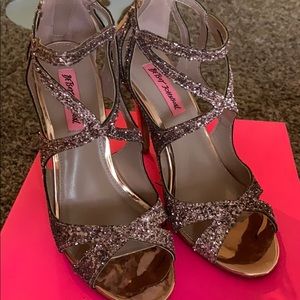 Size 9 Betsey Johnson heels
